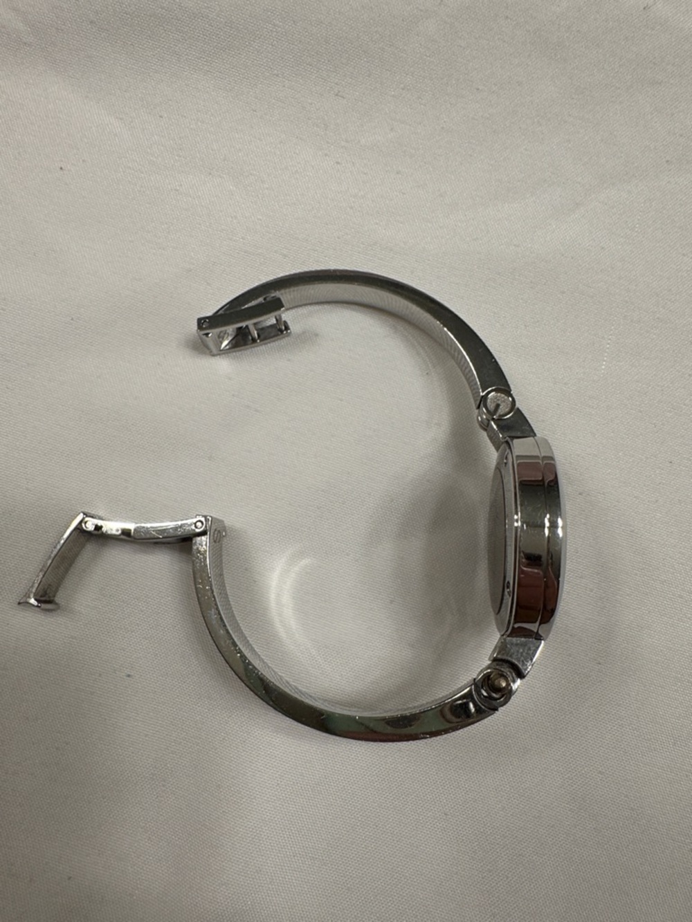 Authentic Gucci Silver Bangle Watch with Green and Red Stripe Dial - Picture 9 of 14